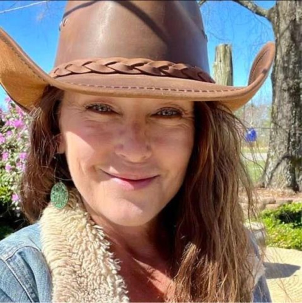 Meet your Posher, Eleatha